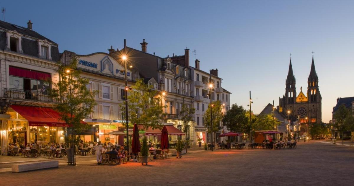 T3 Moulins Avec Garage Proche Gareアパートメント エクステリア 写真